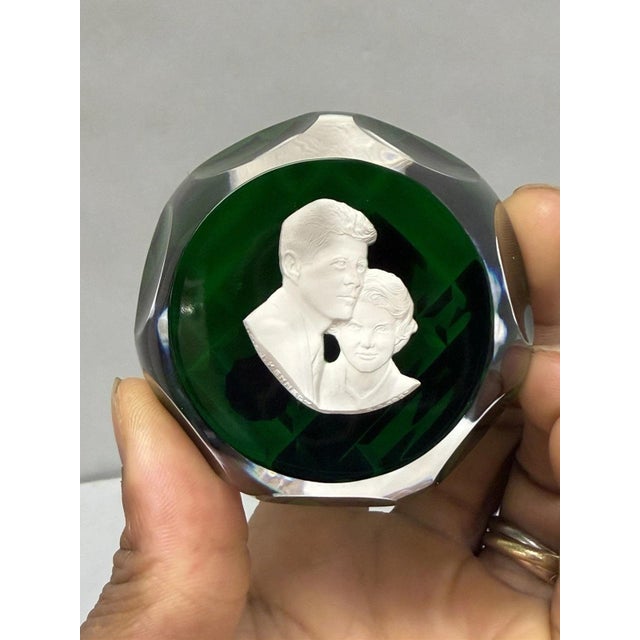 Late 20th Century Cristal d'Albret France JFK Jackie Kennedy Sulphide Paperweight Faceted Green For Sale - Image 4 of 9