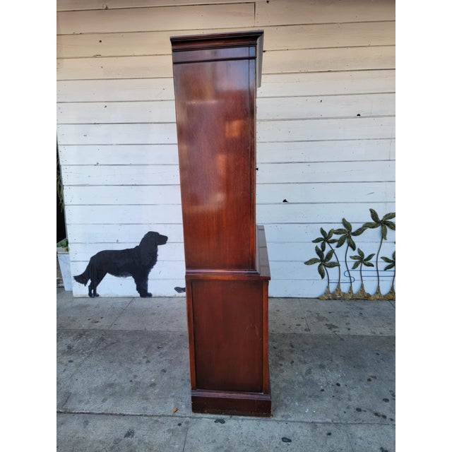 Brown Vintage Traditional Mahogany Wood China Cabinet. For Sale - Image 8 of 18