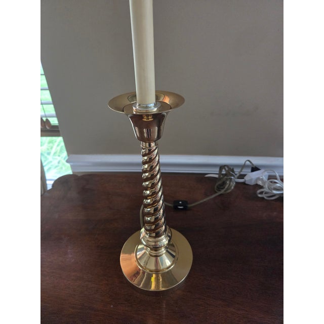Traditional Vintage Barley Twist Brass Lamp For Sale - Image 3 of 10