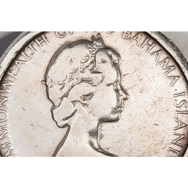 1970s Fantastic Large Vintage Sterling Silver Money Clip 1971 Bahamas Islands Queen Elizabeth II Coin Gentleman’s Accessory British Royalty For Sale - Image 5 of 11