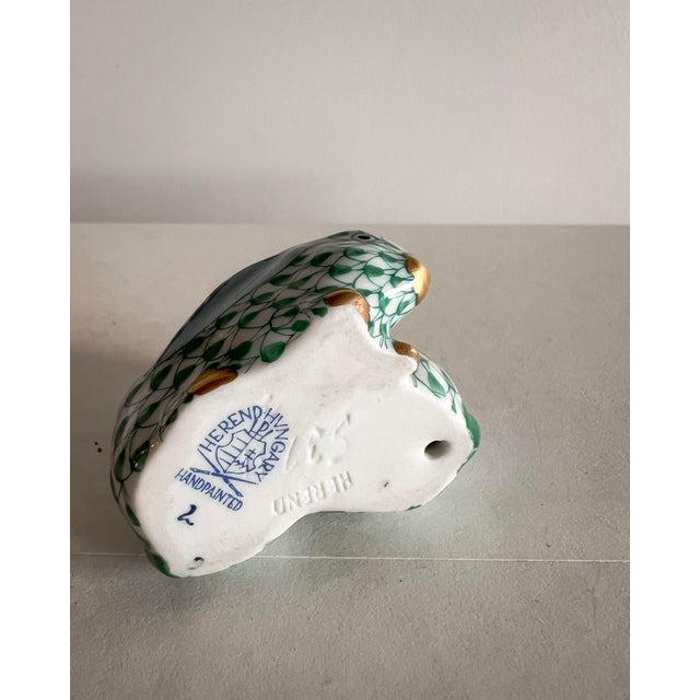 Herend Hand-Painted Green Fishnet Bunny Couple Figurine, Hungary, Late 20th Century For Sale - Image 10 of 10