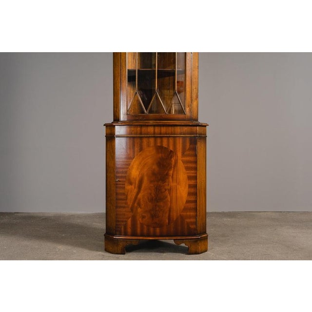 English Style Corner Cabinet in Wood For Sale - Image 9 of 18