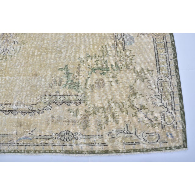 Tan 1950s Oversize Oushak Tan Colour For Sale - Image 8 of 9