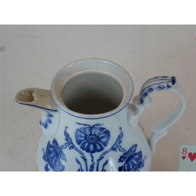 Antique Villeroy Boch Dresden Tea Pot Art Nouveau Poppys Blue and White For Sale - Image 11 of 12