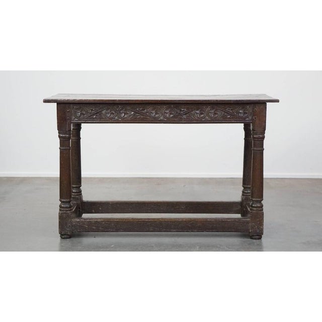 Early 18th Century English Side Table with Details in the Wood Carving For Sale - Image 4 of 14