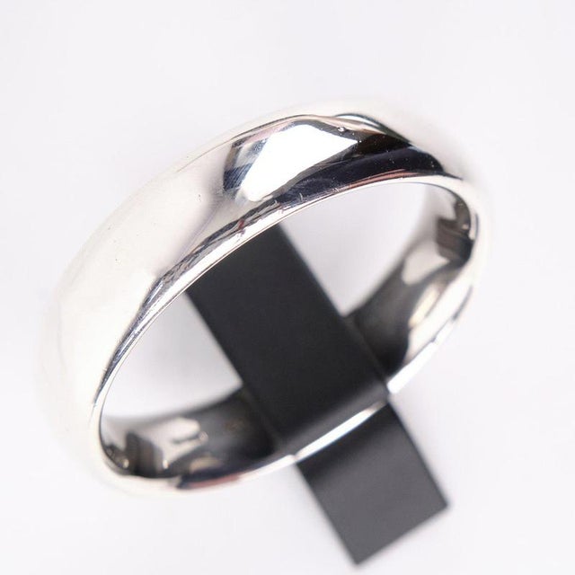 Fixed bangle in solid 925 sterling silver, stamped for Peder Pedersen. A simple and solid piece of jewelry with a classic...