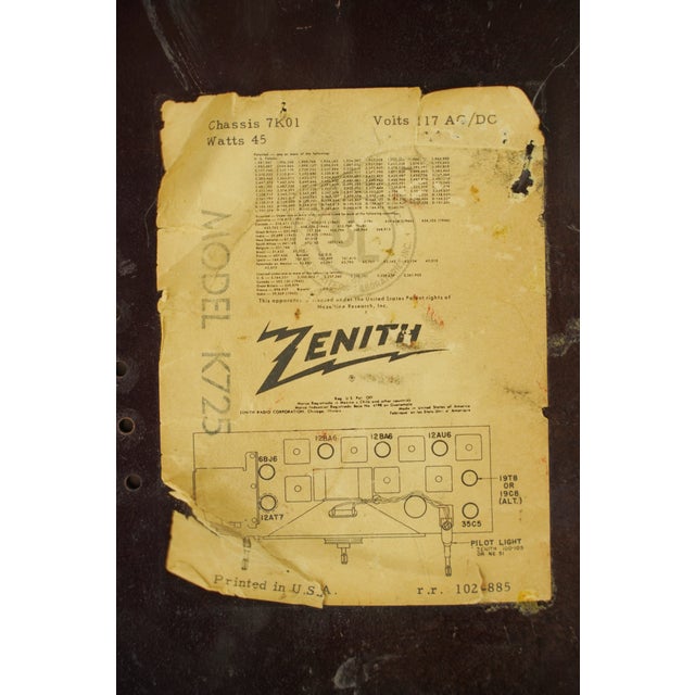 1951 Portable Zenith Brown Bakelite Am/Fm Tube Radio For Sale - Image 10 of 12