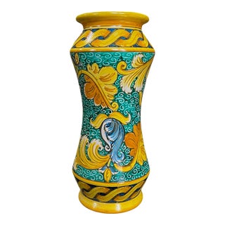Hand-Painted Italian Montelupo Majolica Vase – Tuscan Renaissance Style Ceramic For Sale