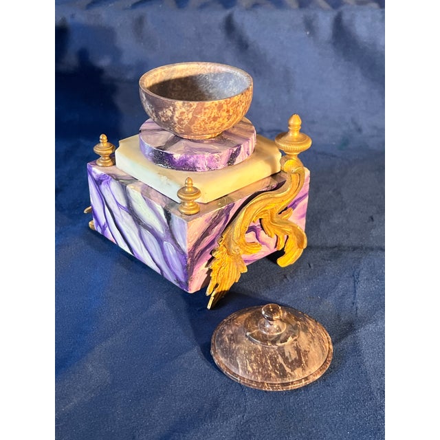 Napoleon III Style French Inkwell With Gilt Bronze Appliques and Marble Basin For Sale In Palm Springs - Image 6 of 11