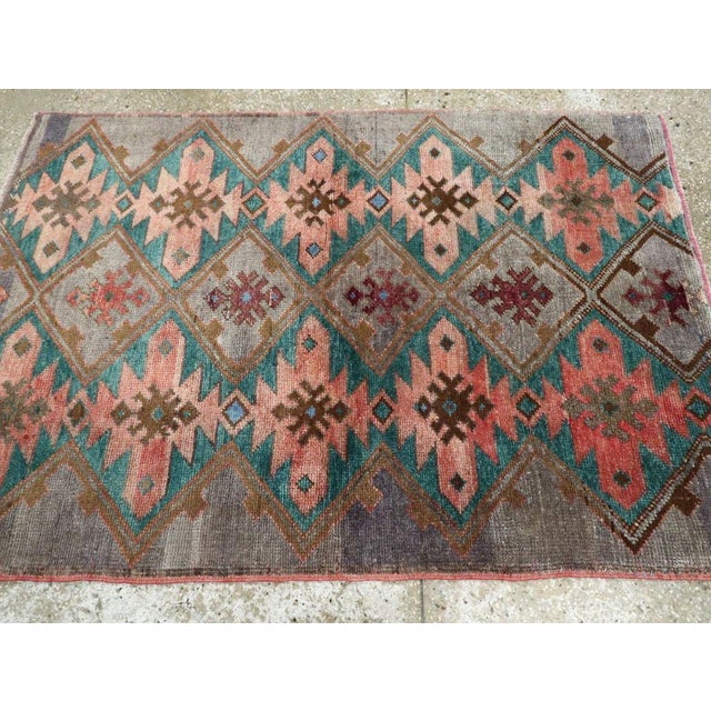 Textile Galerie Shabab Collection Mid-20th Century Handmade Turkish Anatolian Small Throw Rug For Sale - Image 7 of 9