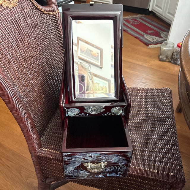 Asian Style 1930s Najeonchilgi Inlaid Mother of Pearl Large Lacquered Jewel Box With Mirror – Korea For Sale - Image 4 of 5