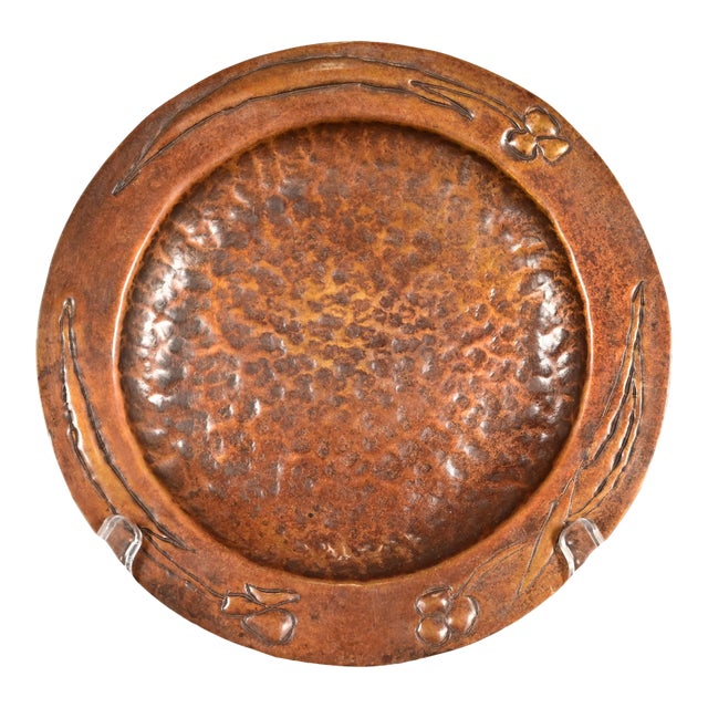 Roycroft Style Arts & Crafts Period Hammered Copper Plate or Tray, Circa 1910 For Sale