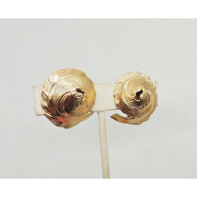 Metal Vintage Signed Napier Goldtone Domed Feather Clip Earrings - 2 Pieces For Sale - Image 7 of 9