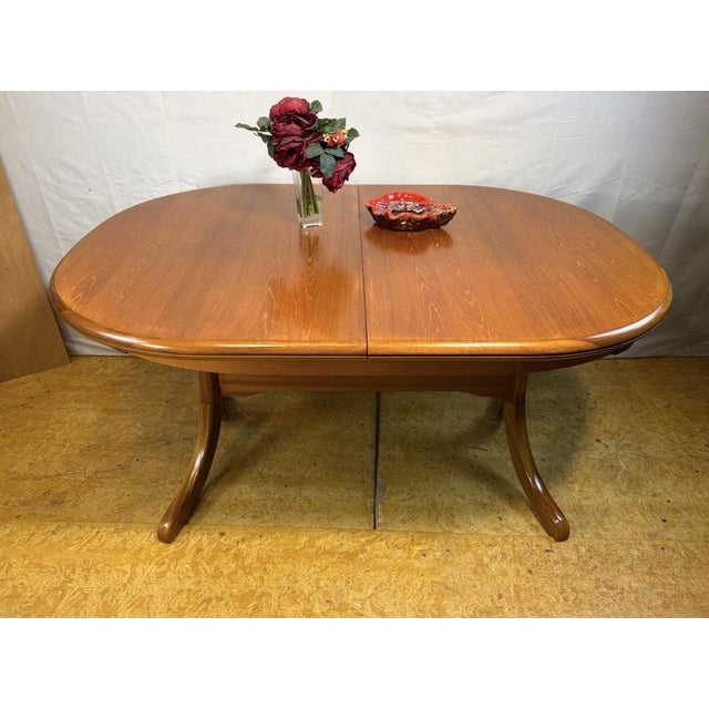 Mid-Century Modern Mid-Century Danish Oval Extending Dining Table in Teak, 1960-1970 For Sale - Image 3 of 8