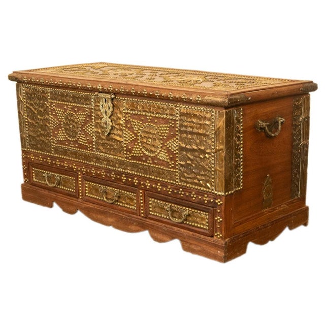 Brown Antique 19thC Zanzibar Omani Teak & Brass Stud & Copper Clad Dowry Chest 1890 For Sale - Image 8 of 18