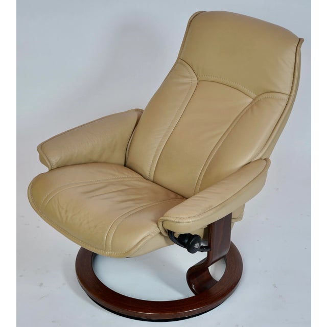 Ekornes Stressless Consul Recliner Leather Chair For Sale In Miami - Image 6 of 11
