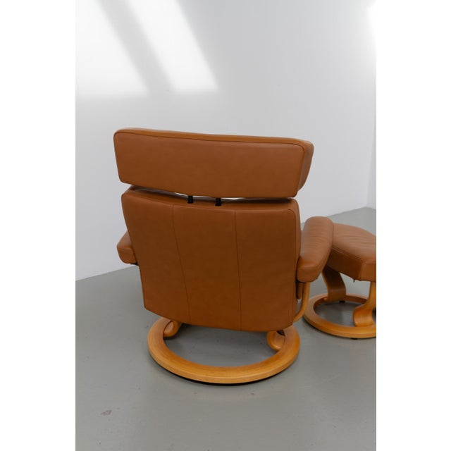 Set of Stressless Reclining Lounge Chair and Ottoman from Ekornes, 2000s For Sale - Image 13 of 18