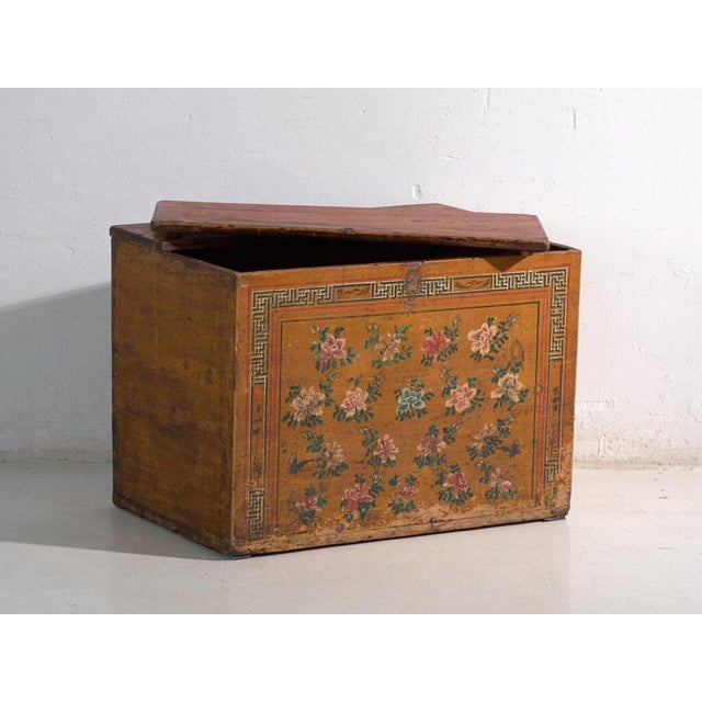 Antique Chinese Chest in Wood, 1900 For Sale - Image 3 of 10