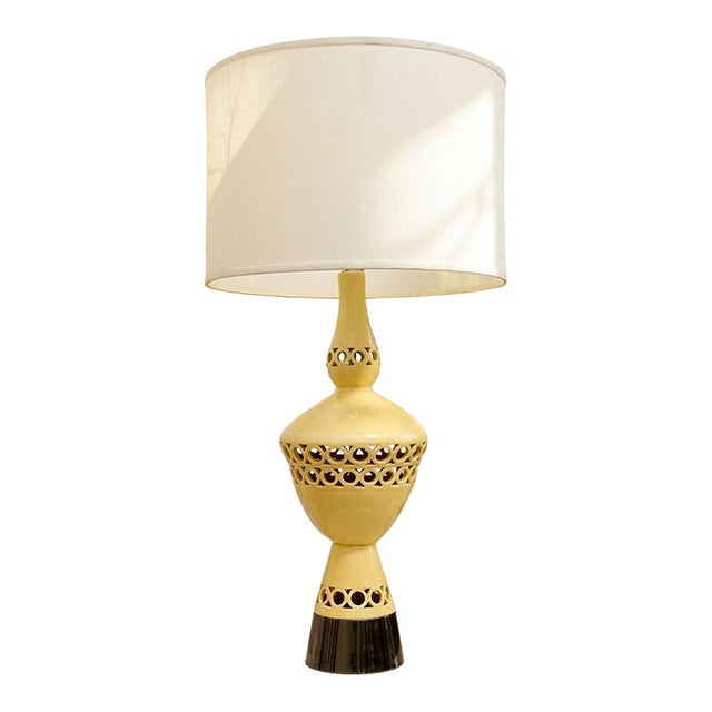 Vintage Mid-Century Atomic Ceramic Table Lamp With Cutout Base For Sale