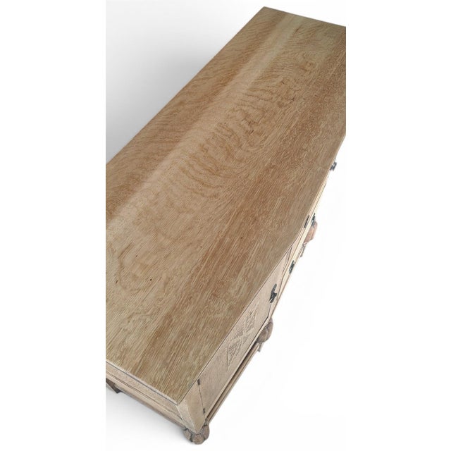 1940s Natural Tiger Oak Sideboard With Carved Detailing For Sale In Atlanta - Image 6 of 8