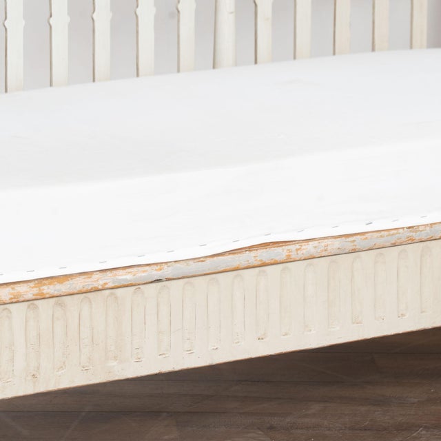 19th Century Swedish Gustavian White Painted Pine Bench Settee With Slat Back For Sale - Image 9 of 13