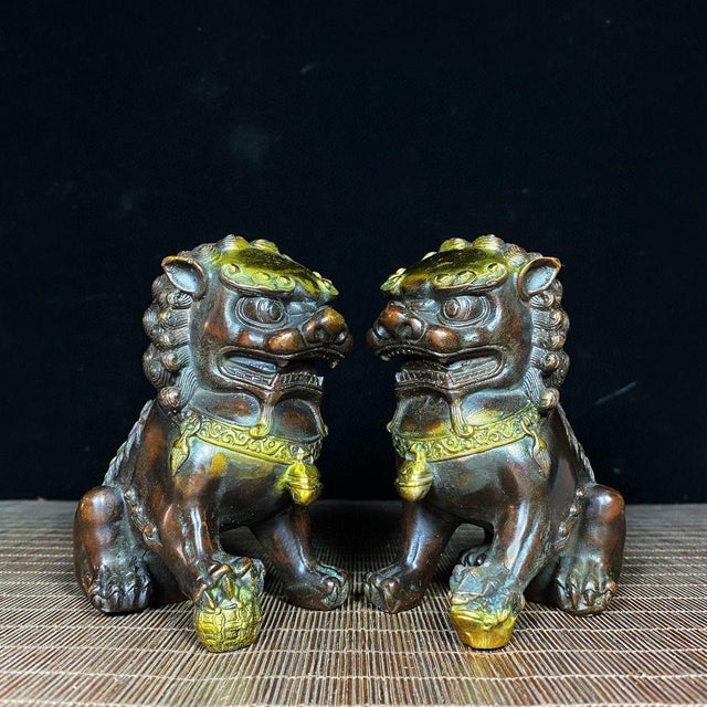 Bronze Vintage Pair of Chinese Gilt Bronze Guardian Lions (Foo Dogs) For Sale - Image 8 of 10
