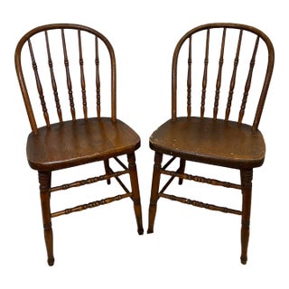 Antique Pair of Early American Oak Windsor Dining Chairs - Circa 1880 For Sale