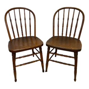 Antique Pair of Early American Oak Windsor Dining Chairs - Circa 1880