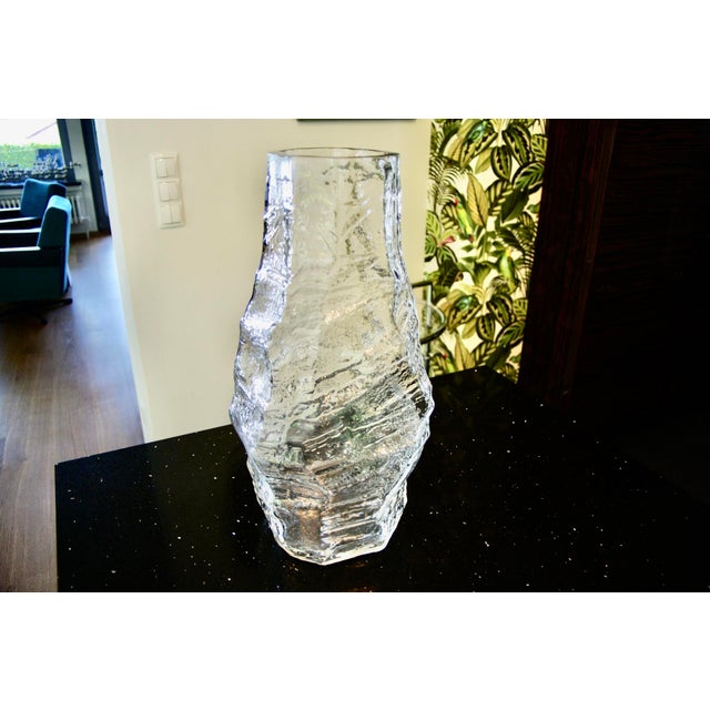 Featuring a thick and solid glass structure, with a partially textured glass surface in perfect condition I have official...