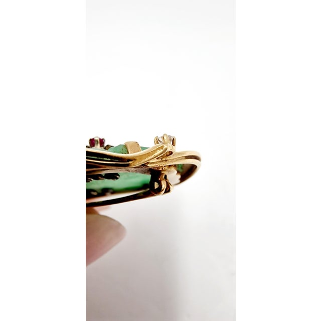 Mid-Century 18 Karat Yellow Gold Brooch with Jade, Diamonds and Rubies, Italy, 1950s For Sale - Image 10 of 11