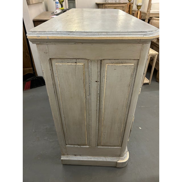 French 18th Century Louis XV French Painted Two Tone Server For Sale - Image 3 of 7