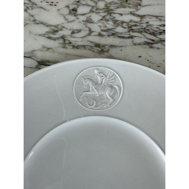 Ceramic 20th Century Porcelain Dinner and Dessert Plates from KMP Berlin, Set of 7 For Sale - Image 7 of 13
