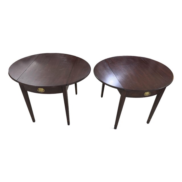 Henkel Harris 1997 Pair of Mahogany Pembroke Tables For Sale