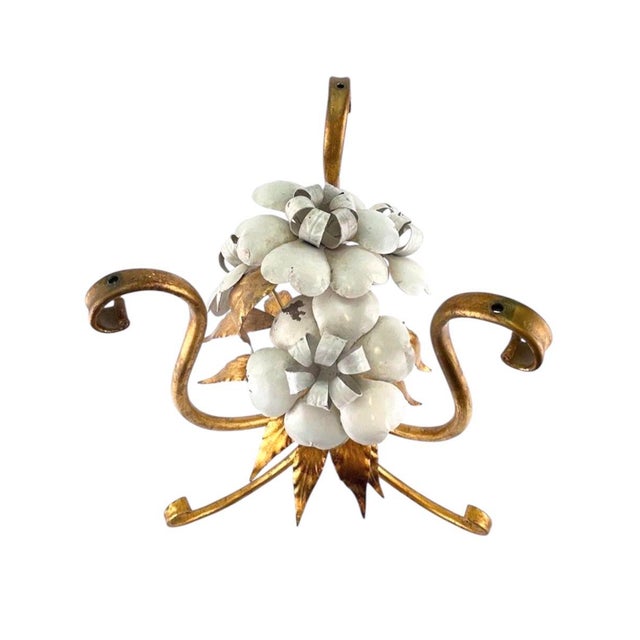 Hollywood Regency Vintage Gilded Tole White Floral / Flower Accent / Side / Drinks Table, in the Manner of Hans Kögl For Sale - Image 3 of 9