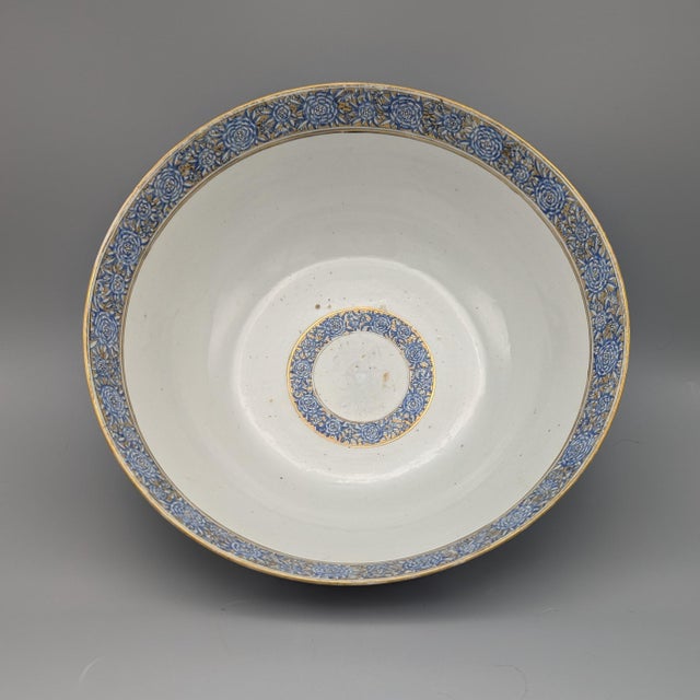 Early 19th Century Elegant Large Chinese Export Bowl for the Islamic Market For Sale - Image 5 of 6