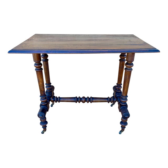 19th Century Victorian Walnut Table with Turned Base and Castors For Sale