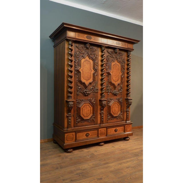 Brown Baroque Hall Cabint in Walnut and Oak, 1750 For Sale - Image 8 of 18