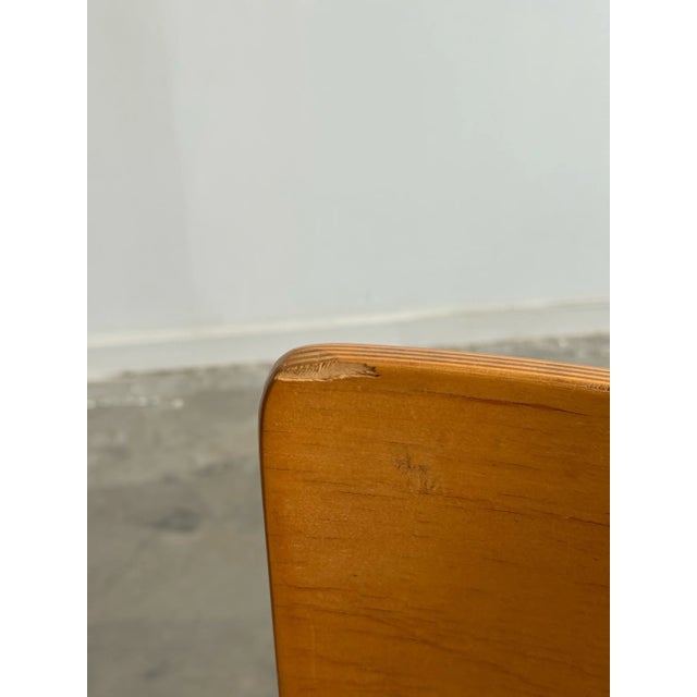 W15 D17 H33 SW15 SD15 SH18 Vintage Thonet Dining chair in bent oak plywood with a saddle seat. Chair is well preserved and...