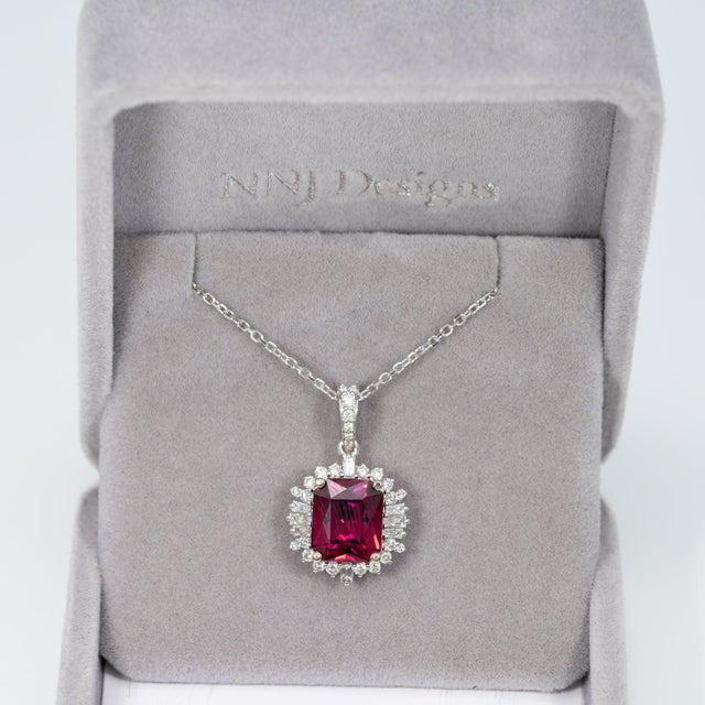 Modern 4.8Ct Rhodolite Garnet Pendant With Natural Diamonds in Solid 14k Gold, 11x9mm For Sale - Image 3 of 8