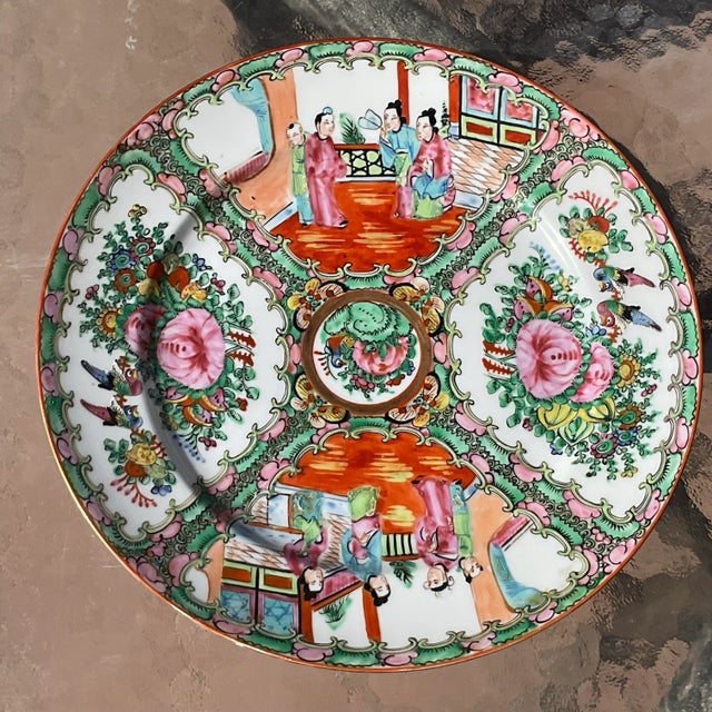 Pink Set of 8 Rose Medallion Plates, Circa 1914-1921 For Sale - Image 8 of 10