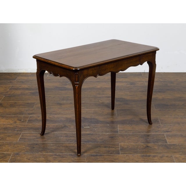 Early 20th Century French Louis XV Style 1900s Oak Side Table with Drawer and Scalloped Apron For Sale - Image 5 of 12