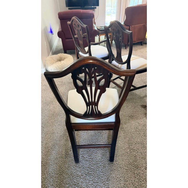 Mid 20th Century Henredon Style Georgian Carved Mahogany Dining Chairs Set of 3 - One Armed, Two Side For Sale In Greensboro - Image 6 of 8