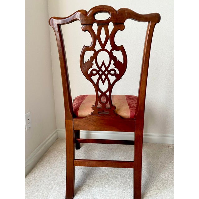 Baker Furniture Historic Charleston Collection Georgian Banded Mahogany Double Pedestal Table and Eight Chairs Vintage Exquisite Excellent Condition For Sale - Image 12 of 18