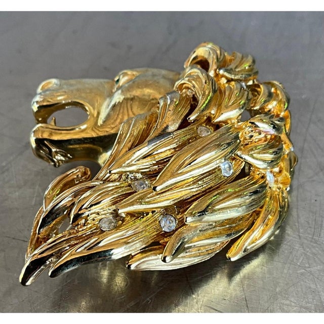 Gold Vintage Lion's Head Gold Tone Brooch With Rhinestone Eye For Sale - Image 8 of 12
