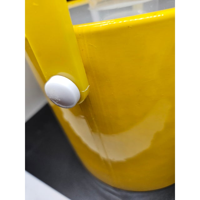 Mid-Century Modern Vintage 1970s Yellow Vinyl and Lucite Ice Bucket For Sale - Image 3 of 9