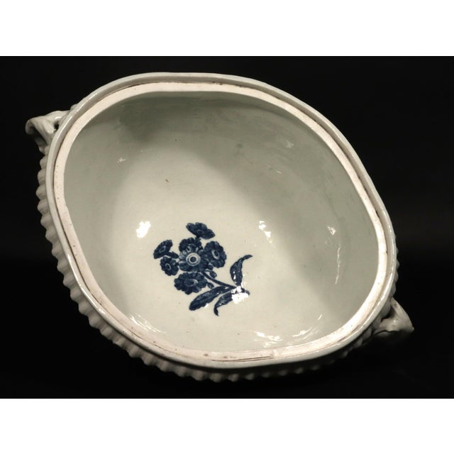 Late 18th Century First Period Worcester Porcelain Soup Tureen, Cover and Stand, Pine Cone Pattern, Blue and White For Sale - Image 16 of 16