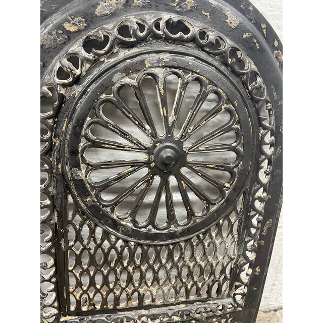 Late 19th Century 21" W X 26.5"h Decorative Burnished Cast Iron Fireplace Surround and Insert For Sale In Mobile - Image 6 of 8