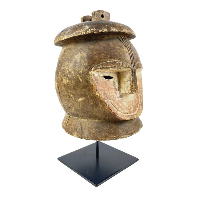 Early 20th Century Ibibio Mask Cross River on Custom Stand Nigeria MATTER COLLECTION For Sale