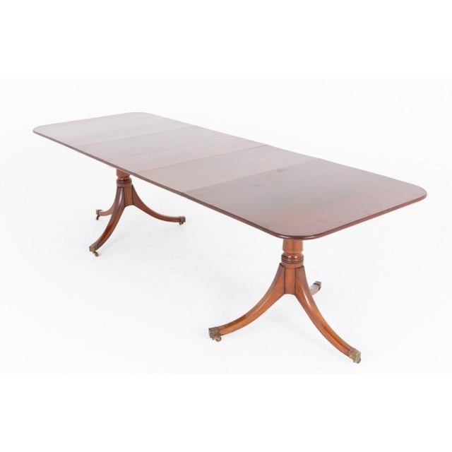 Hollywood Regency Regency Revival Pedestal Table in Mahogany, 1890s For Sale - Image 3 of 7