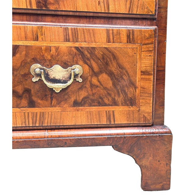 Wood Small 18th Century Georgian Walnut Chest of Drawers, 1720 For Sale - Image 7 of 12